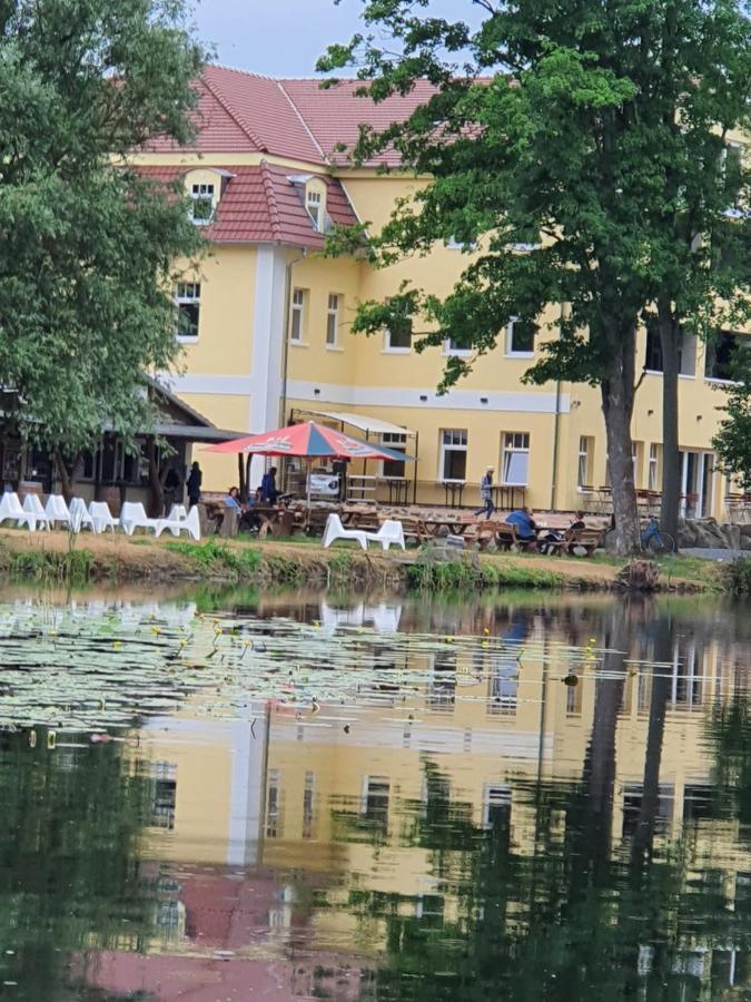 Hotel & Ferienpark Fleether Muehle Mirow Exterior foto