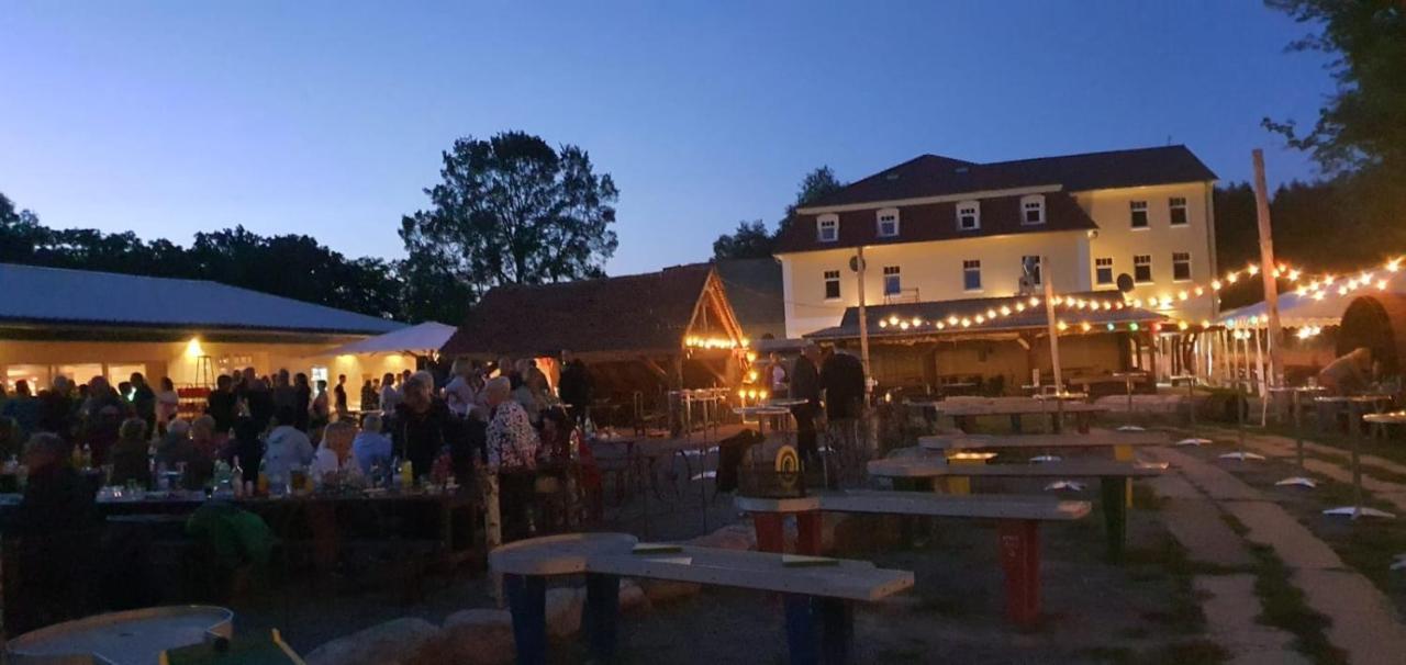 Hotel & Ferienpark Fleether Muehle Mirow Exterior foto